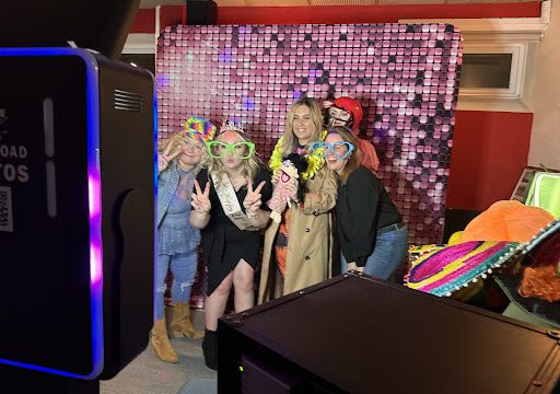 Ultimate Party Nights – Photo Booths  Event SFX & Quiz Shows