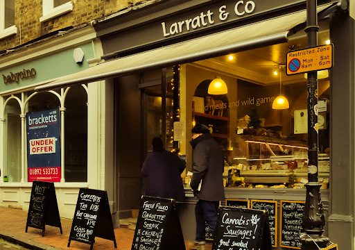 LARRATT & CO (TW)